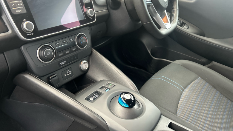 Nissan LEAF 110kW Acenta 39kWh 5dr Auto Electric Hatchback